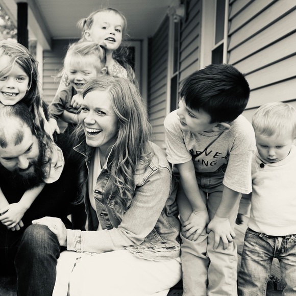 Meet your Posher, Lauren - Picture 2 of 11